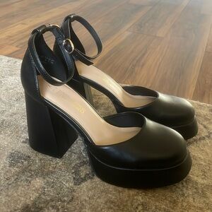 Black Platform Pump Heels Sz 7